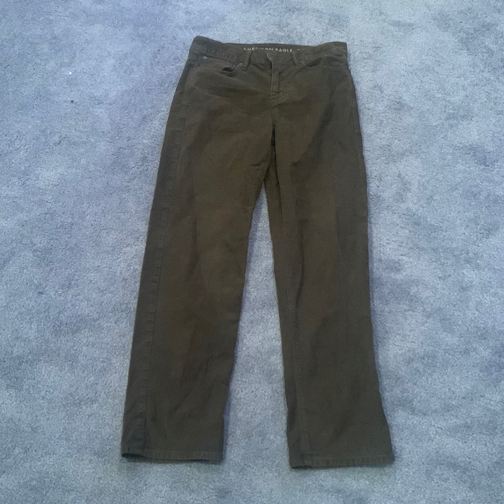 American Eagle dark green corduroy pants. Size 6. Great Condition, barely worn